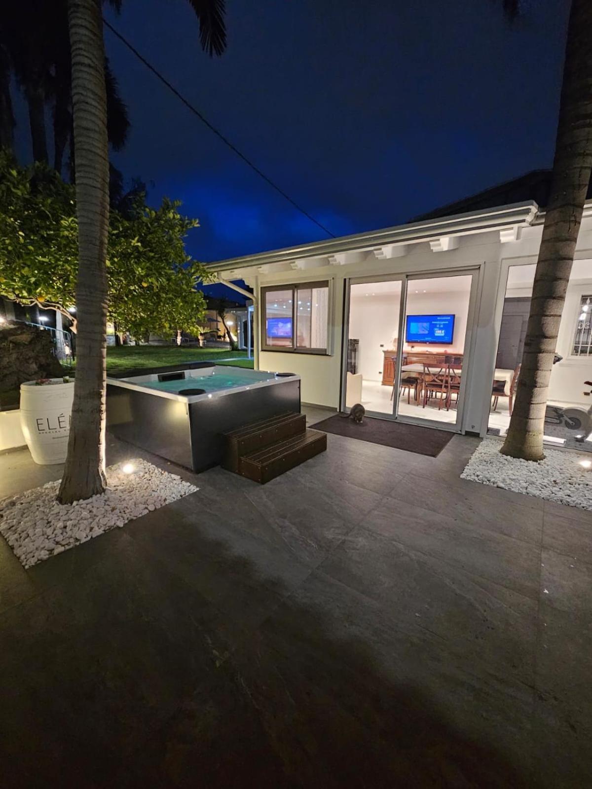 Villa Holidays Alba