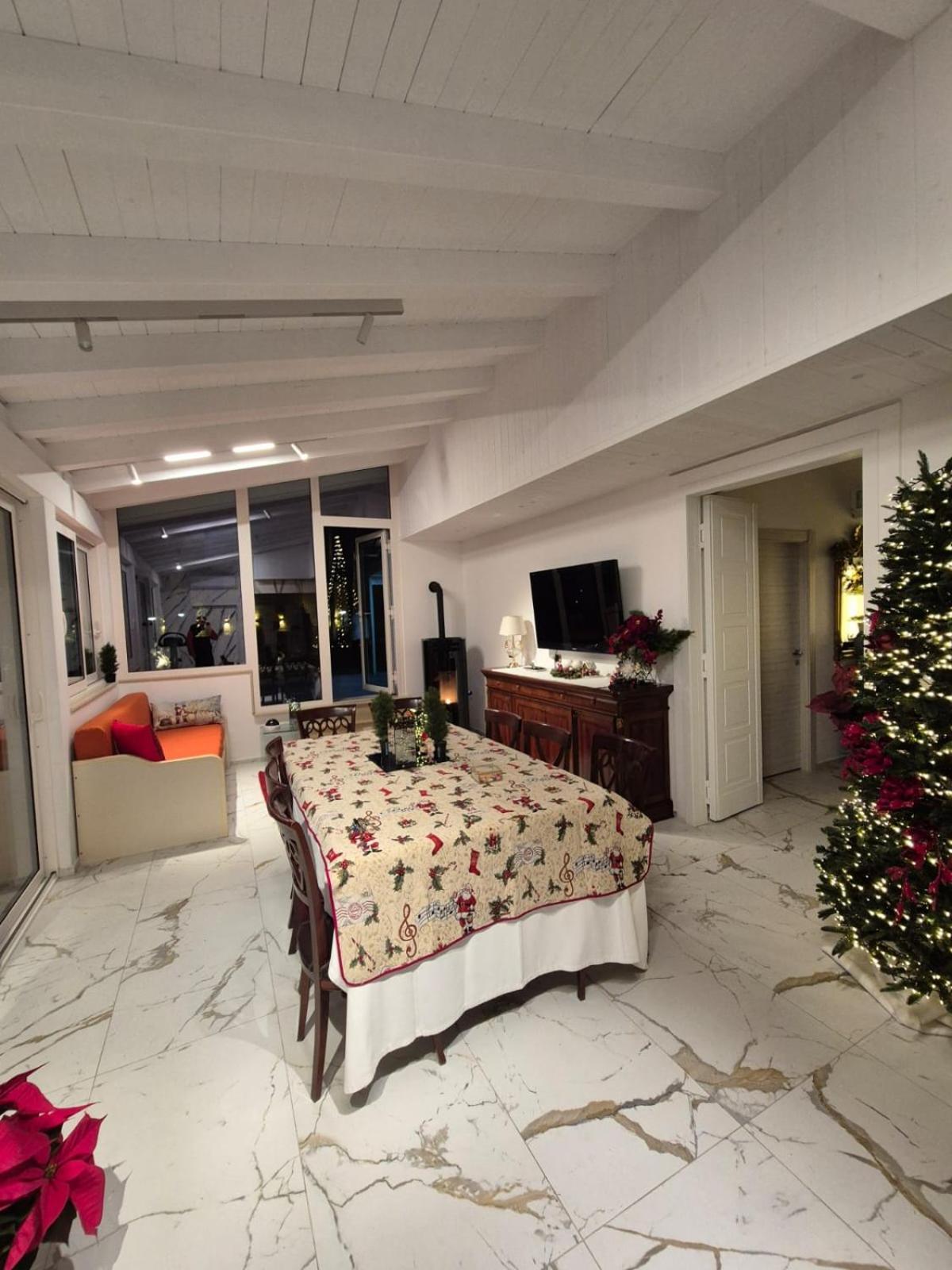 Holidays Alba Villa